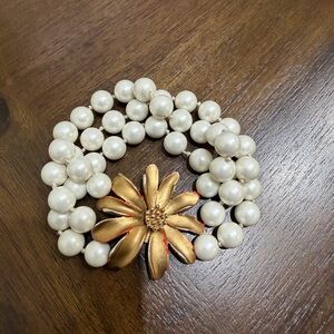 Vintage Marcella Elegant Pearl and Gold Flower Bracelet